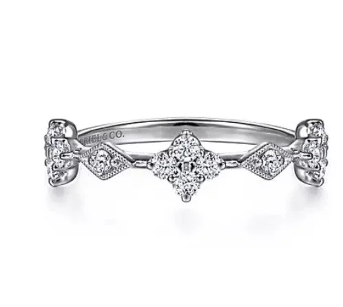 Women’s vintage ring-14K White Gold Diamond Cluster Station Ring