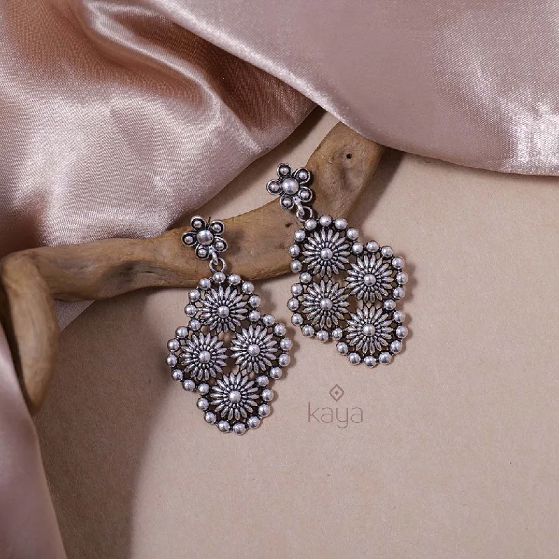 Women’s luxury crystal earrings-Silver Oxidised Floral  Earrings - PT100815