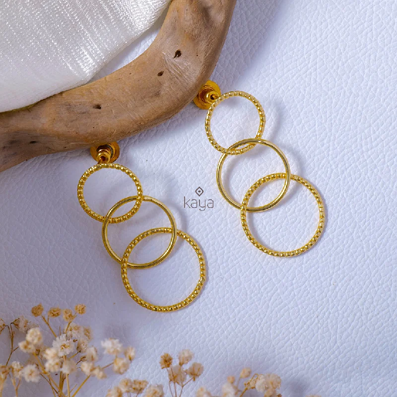 Women’s handmade diamond earrings-Interlocking Golden Hoop Earrings - AS100830