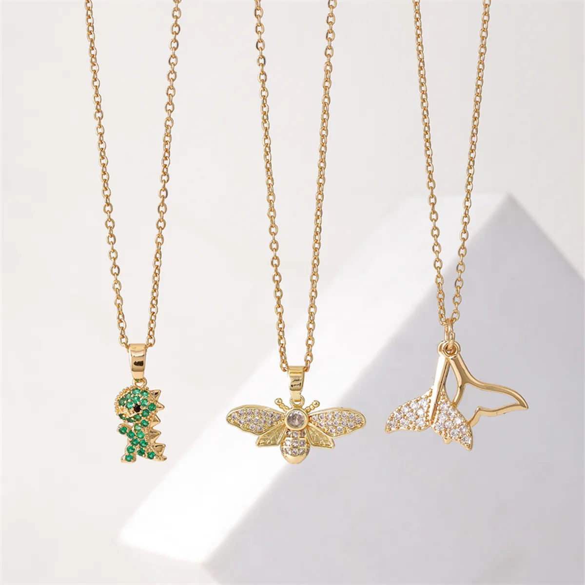 Women’s charm necklace-Ig Style Elegant Simple Style Dinosaur Bee Fish Tail Stainless Steel Titanium Steel Plating Inlay Zircon Gold Plated Necklace