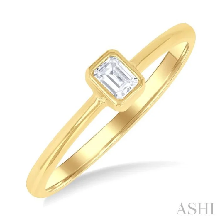 Women’s luxury engagement ring-1/6 ctw Petite Bezel Set Emerald Cut Diamond Fashion Ring in 10K Yellow Gold