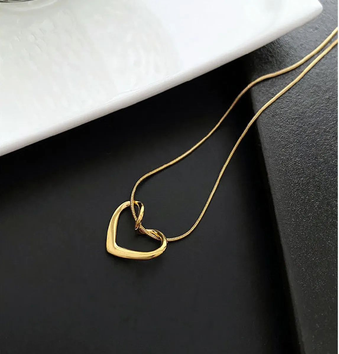 Women’s modern pendant necklace-Fashion Heart Shape Titanium Steel Inlaid Gold Pendant Necklace 1 Piece